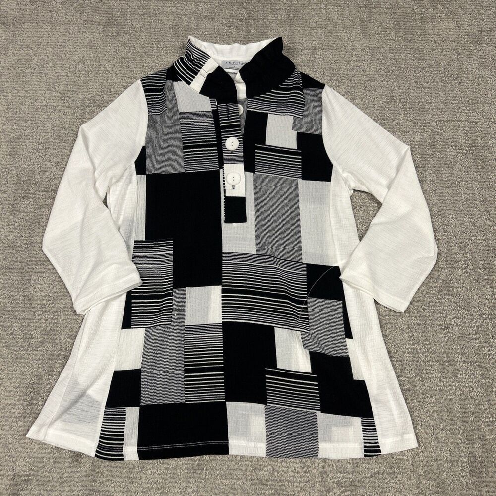 Terra SJ Apparel Tunic Top Small Black White Wired Collar Artsy Shirt Pockets